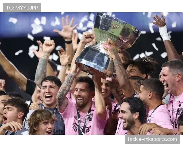 保利尼奥再献关键进球，助球队锁定胜局