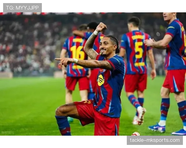 拉菲尼亚开启巴萨新篇章，期待闪耀赛场助球队再创辉煌