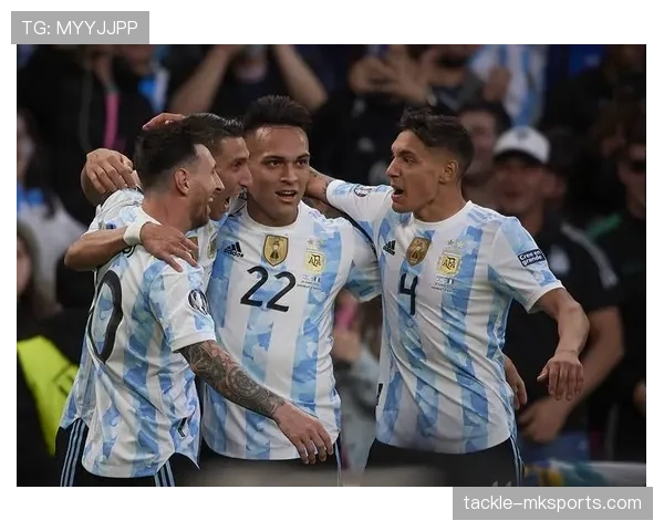 斯卡洛尼与球员关系日益紧密，阿根廷国家队凝聚力显著提升